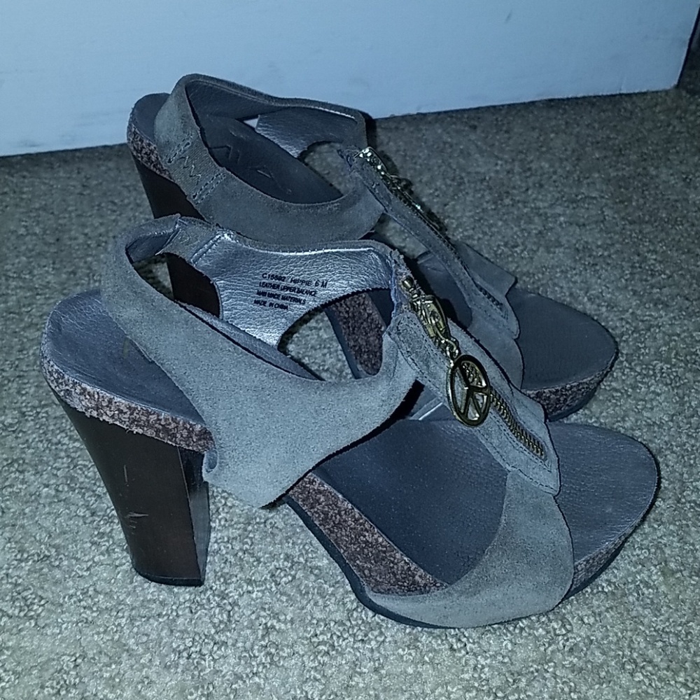 MIA size 6 sandal heel